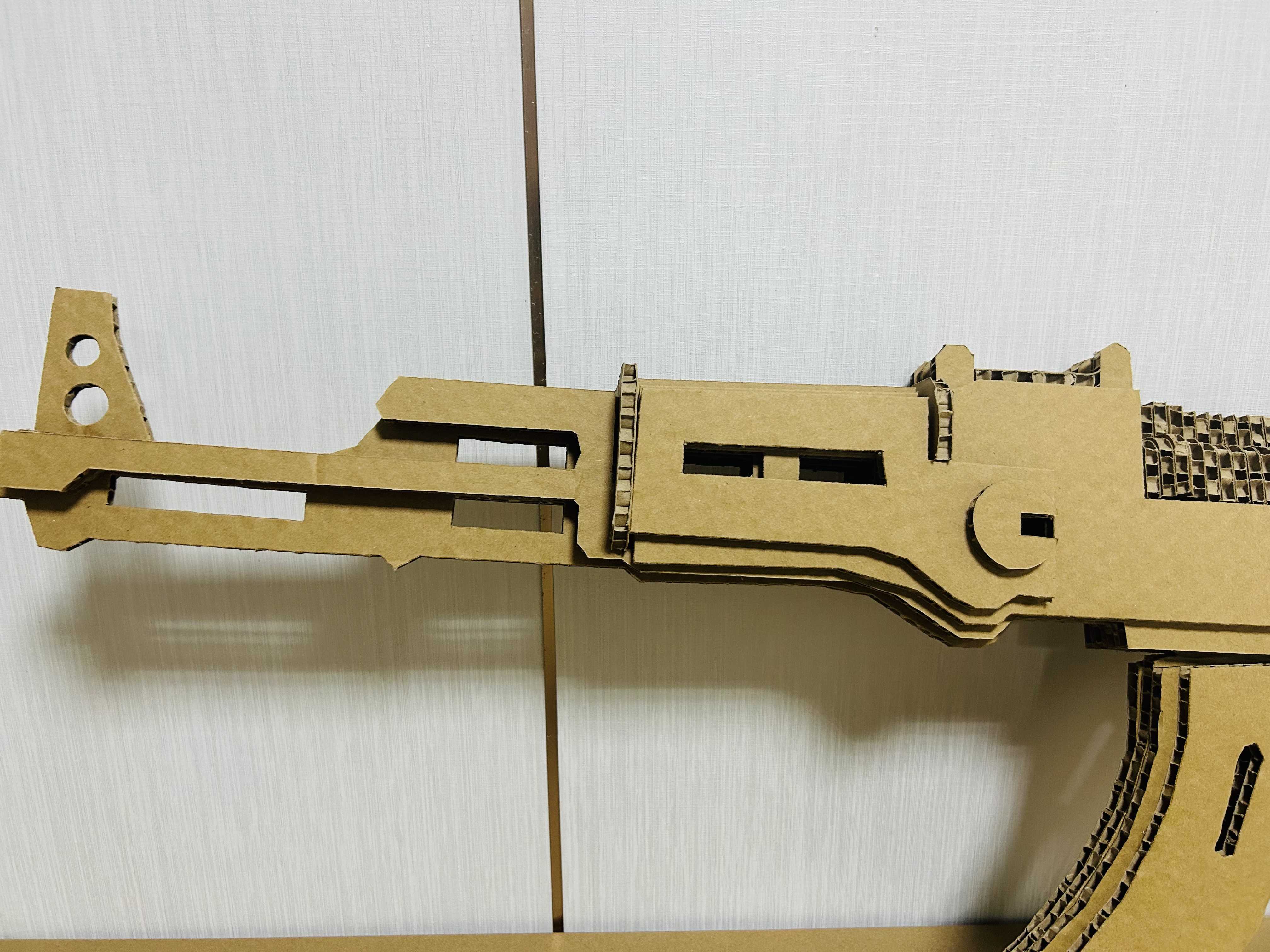 5mm瓦楞纸板AK47模型复杂异形切割