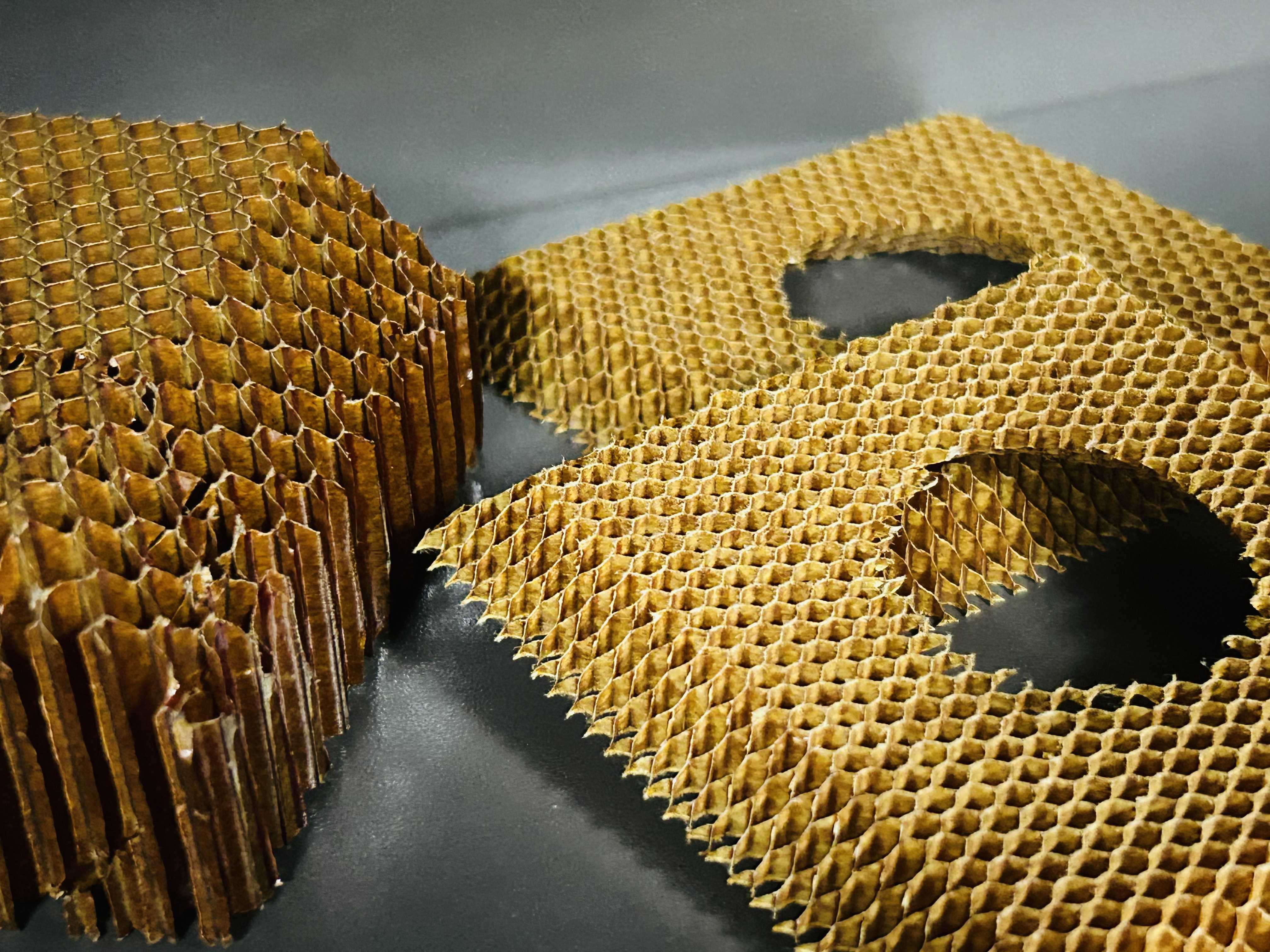 ZCCUTTER 1500+种疑难材料切割数据库：从包装到航空航天的全场景解法